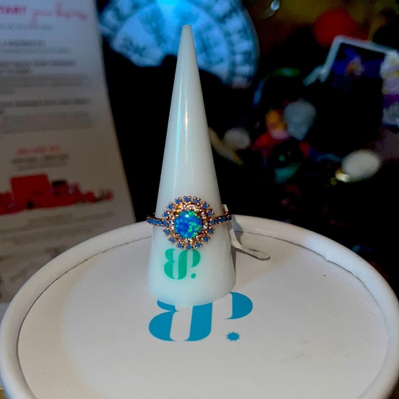 Ring - Picture 1 of 4